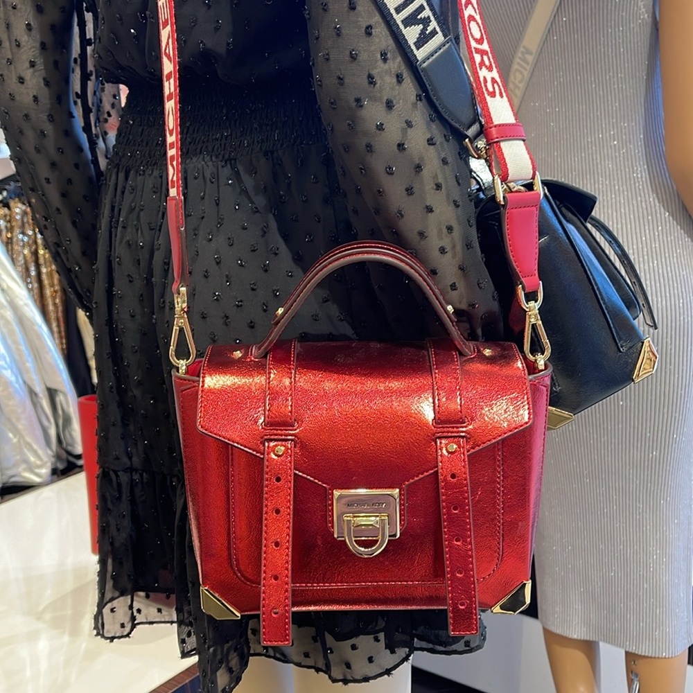 MICHAEL KORS
Manhattan Md TH SCHOOL Crackled Metallic Leather SATCHEL
Crimson - Picture 5 of 16